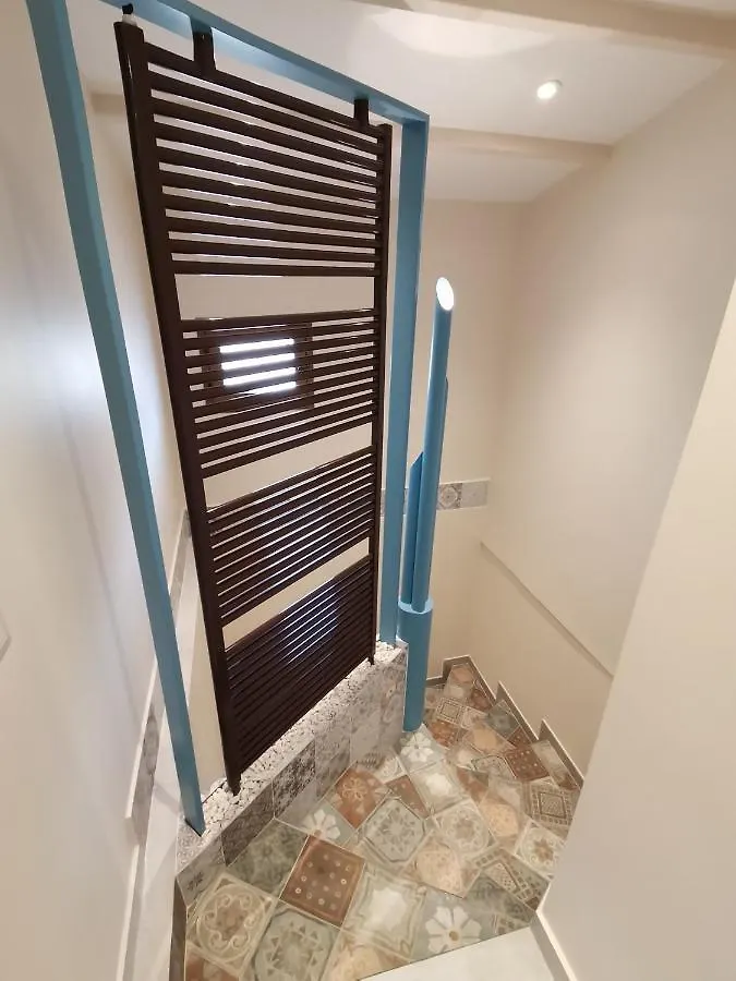 Le Metro Bed & Breakfast Carini Italy
