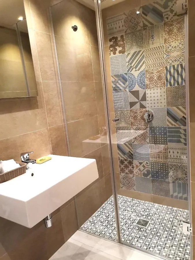 Le Metro Bed & Breakfast Carini 0*,