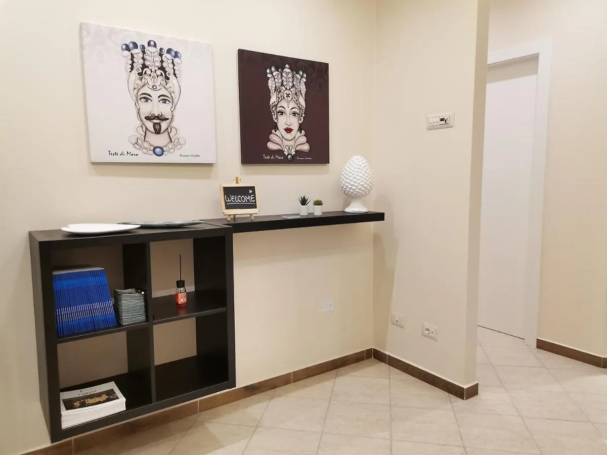 Le Metro Bed & Breakfast Carini 0*,  Italy