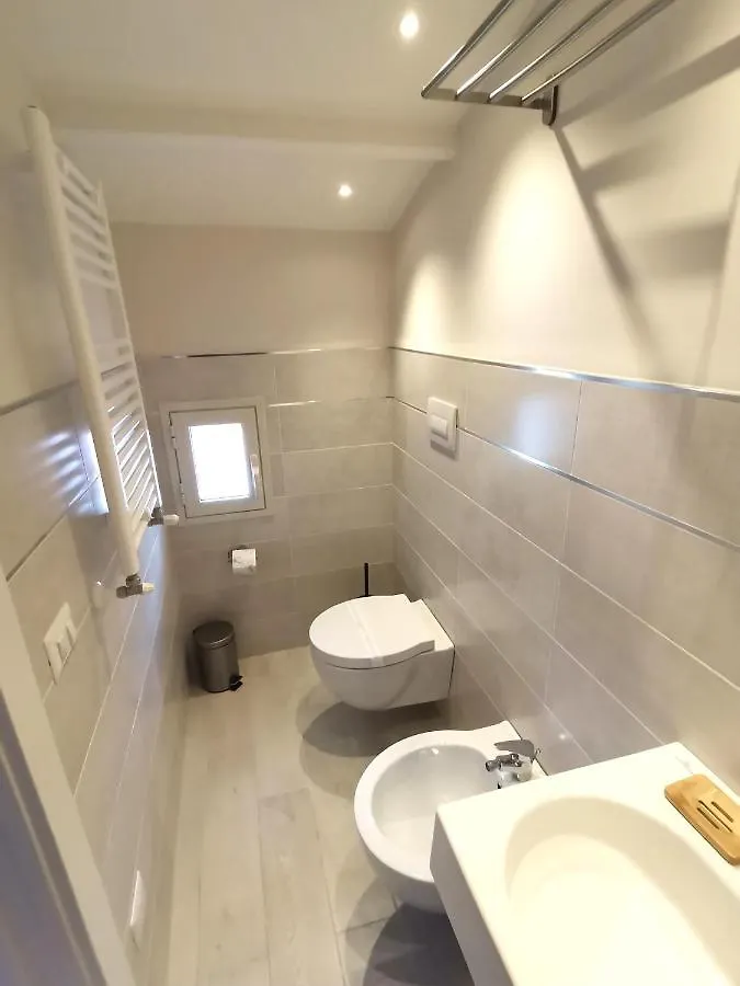 Le Metro Bed & Breakfast Carini Italy