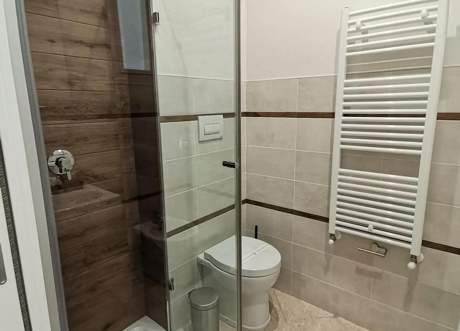 Le Metro Bed & Breakfast Carini Italy